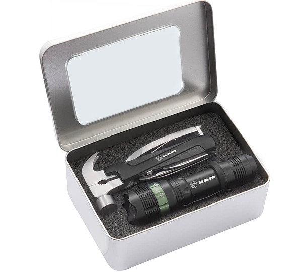 Gift Set with FL 29 Tracker Flashlight and TM 309 Multi tool
